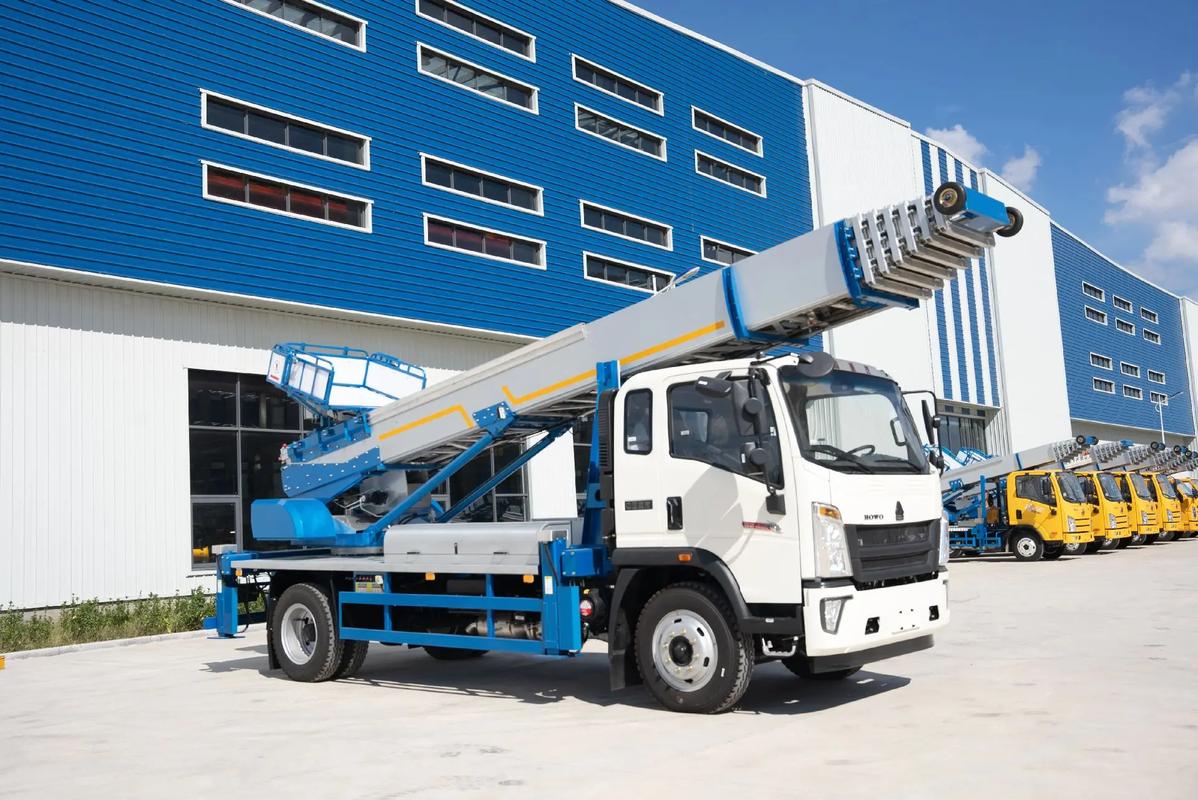 盐山县出租云梯车高空作业车 建筑垃圾搬运