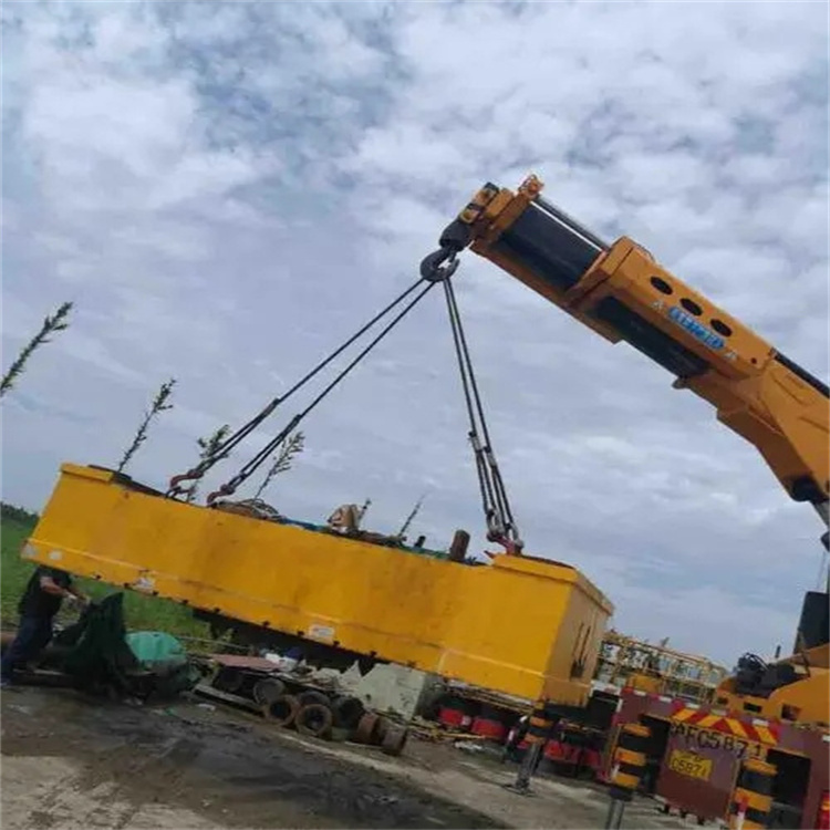 盐山县随车吊吊集装箱怎么吊